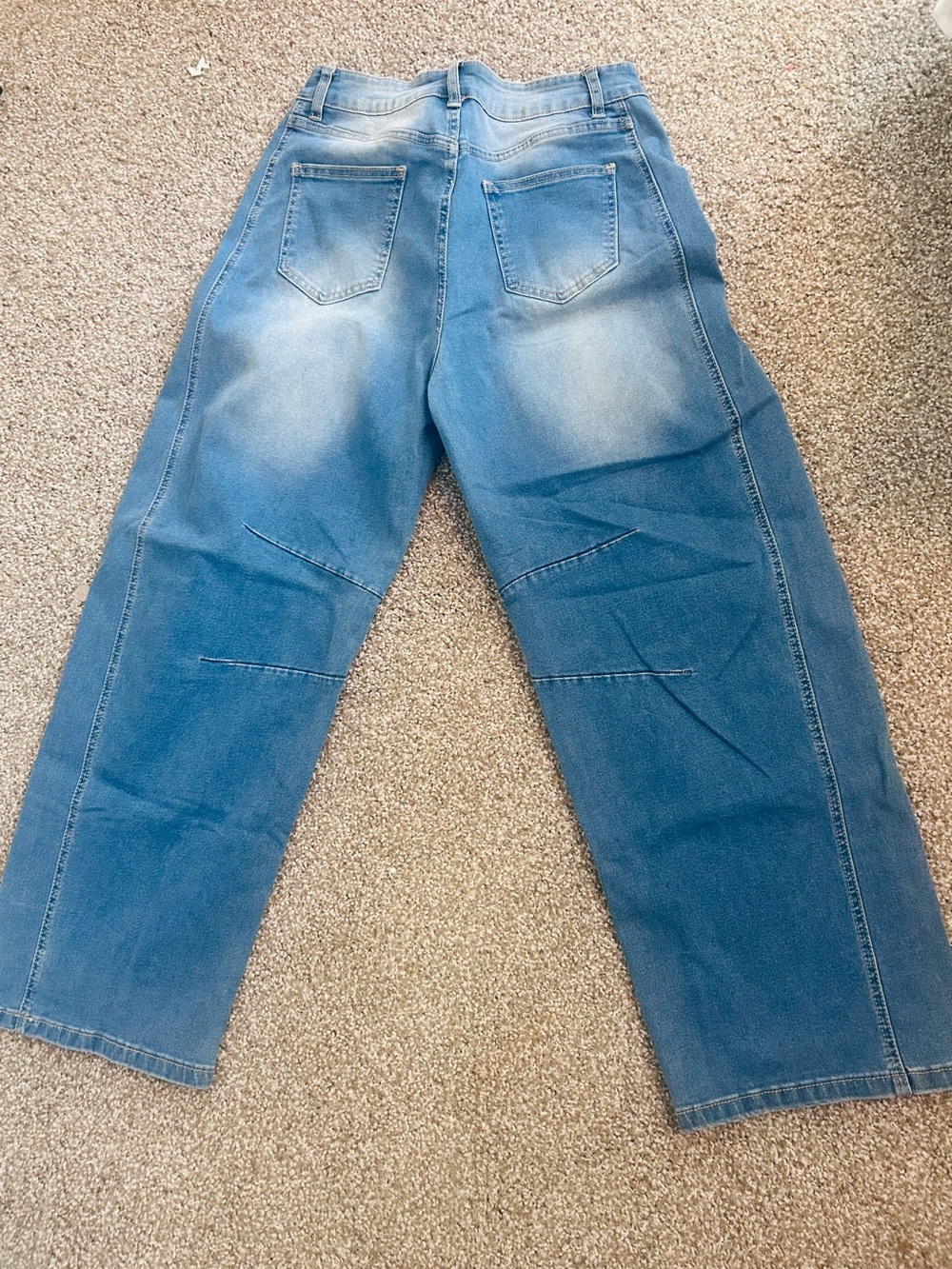 Trendy Women’s Barrel Relaxed Fit Blue Jeans